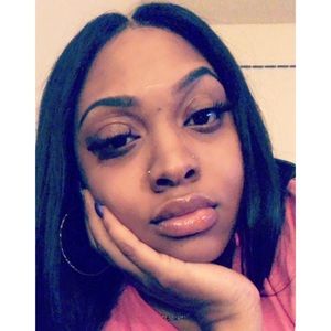 Meet your Posher, Dominique